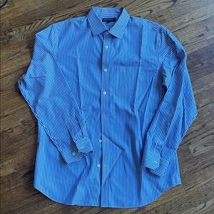 Men’s Banana Republic classic striped shirt